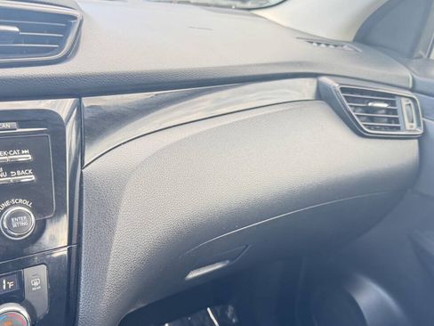 Used 2017 Nissan Rogue Sport SV AWD/4WD image 23
