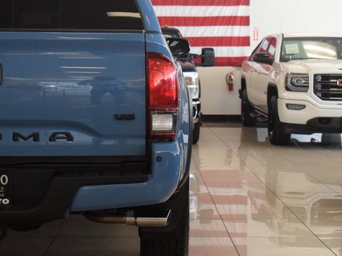Used 2019 Toyota Tacoma TRD Off-Road w/ Technology Package AWD/4WD image 46