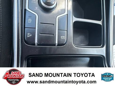 Used 2023 Kia Sorento LX AWD/4WD image 16