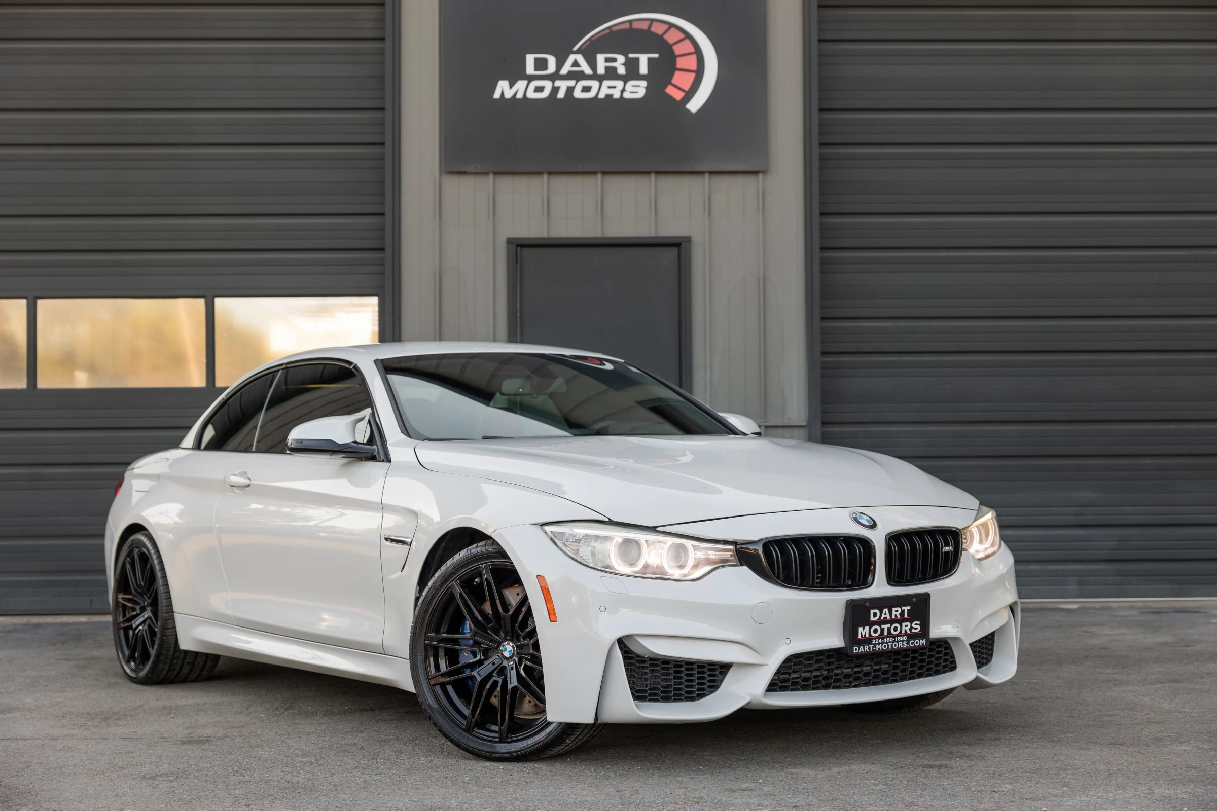 Used 2015 BMW M4 Convertible w/ Executive Package RWD image 2