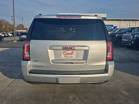 Used 2019 GMC Yukon XL SLT w/ Open Road Package image 5