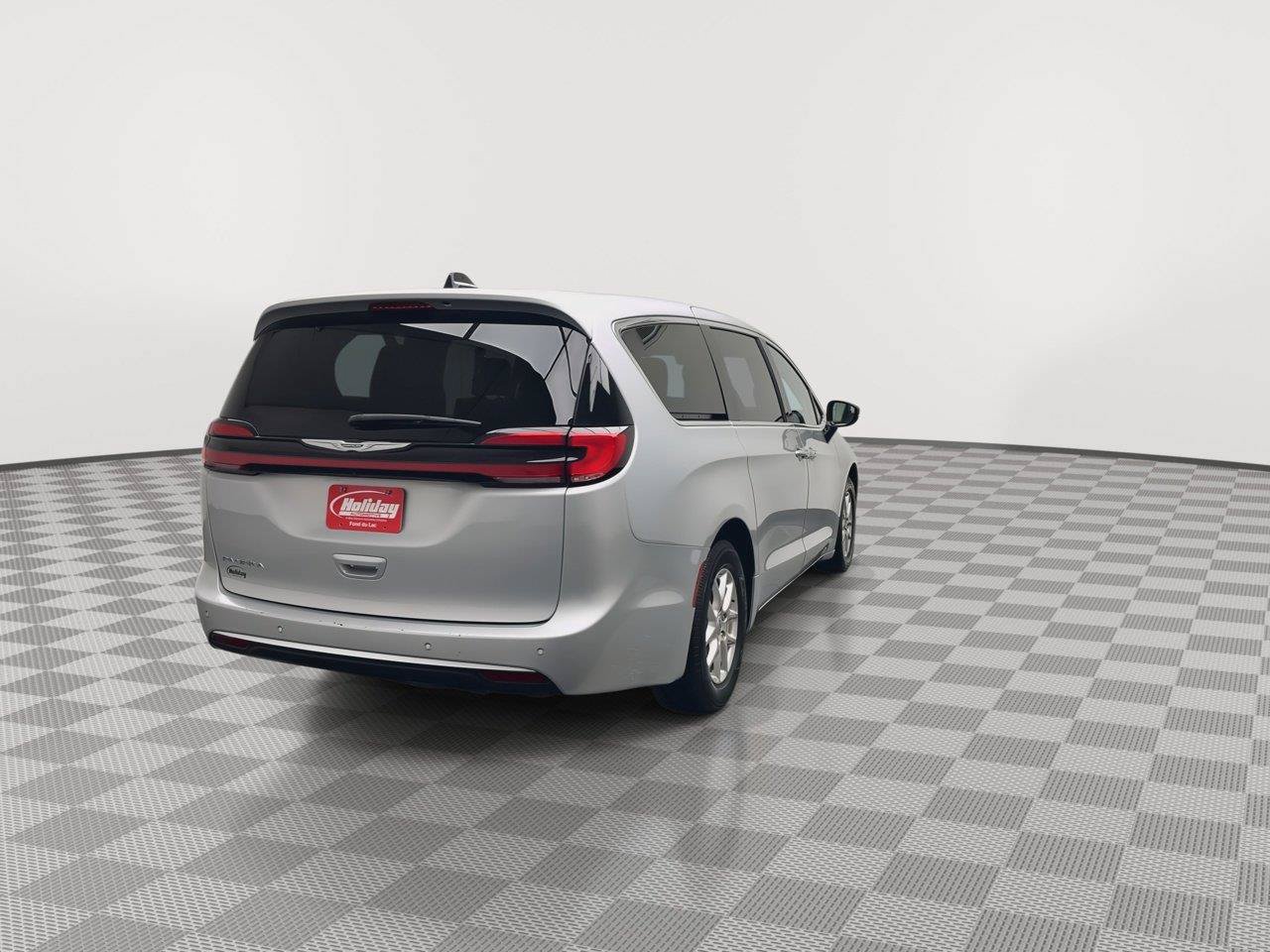 Used 2024 Chrysler Pacifica Touring-L FWD image 38