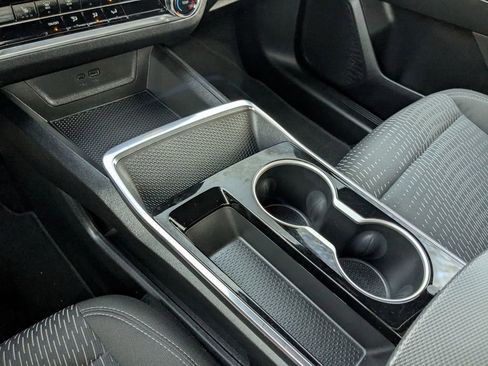 Used 2025 Chevrolet Equinox LT image 25