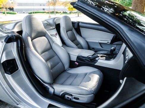 Used 2006 Chevrolet Corvette Convertible w/ Preferred Equipment Group image 73