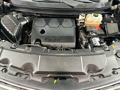Used 2019 Chevrolet Traverse Premier w/ Driver Confidence II Package FWD image 37
