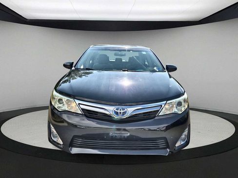 Used 2014 Toyota Camry XLE w/ Convenience Package FWD image 3