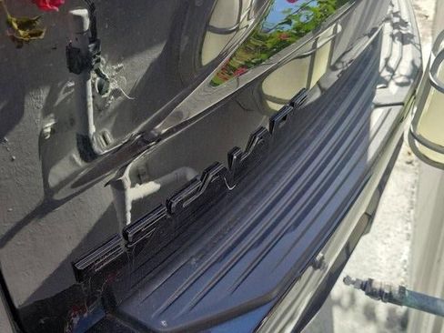 Certified 2022 Cadillac Escalade Sport Platinum w/ LPO, ONYX Package image 4