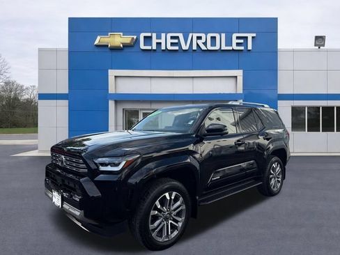 Used 2025 Toyota 4Runner Limited w/ Tow Technology Package AWD/4WD image 3