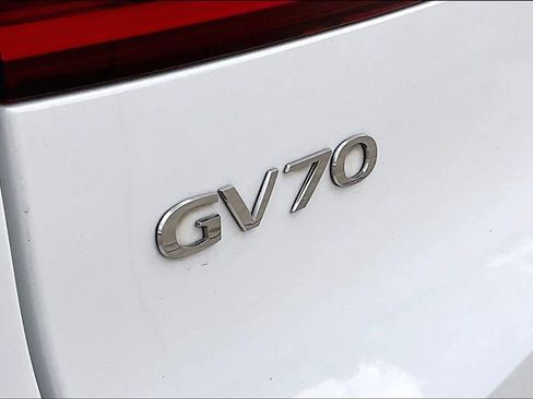 Used 2022 Genesis GV70 2.5T w/ Select Package image 9