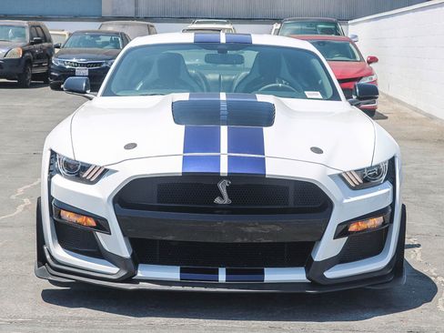 Used 2022 Ford Mustang Shelby GT500 w/ Technology Package RWD image 2
