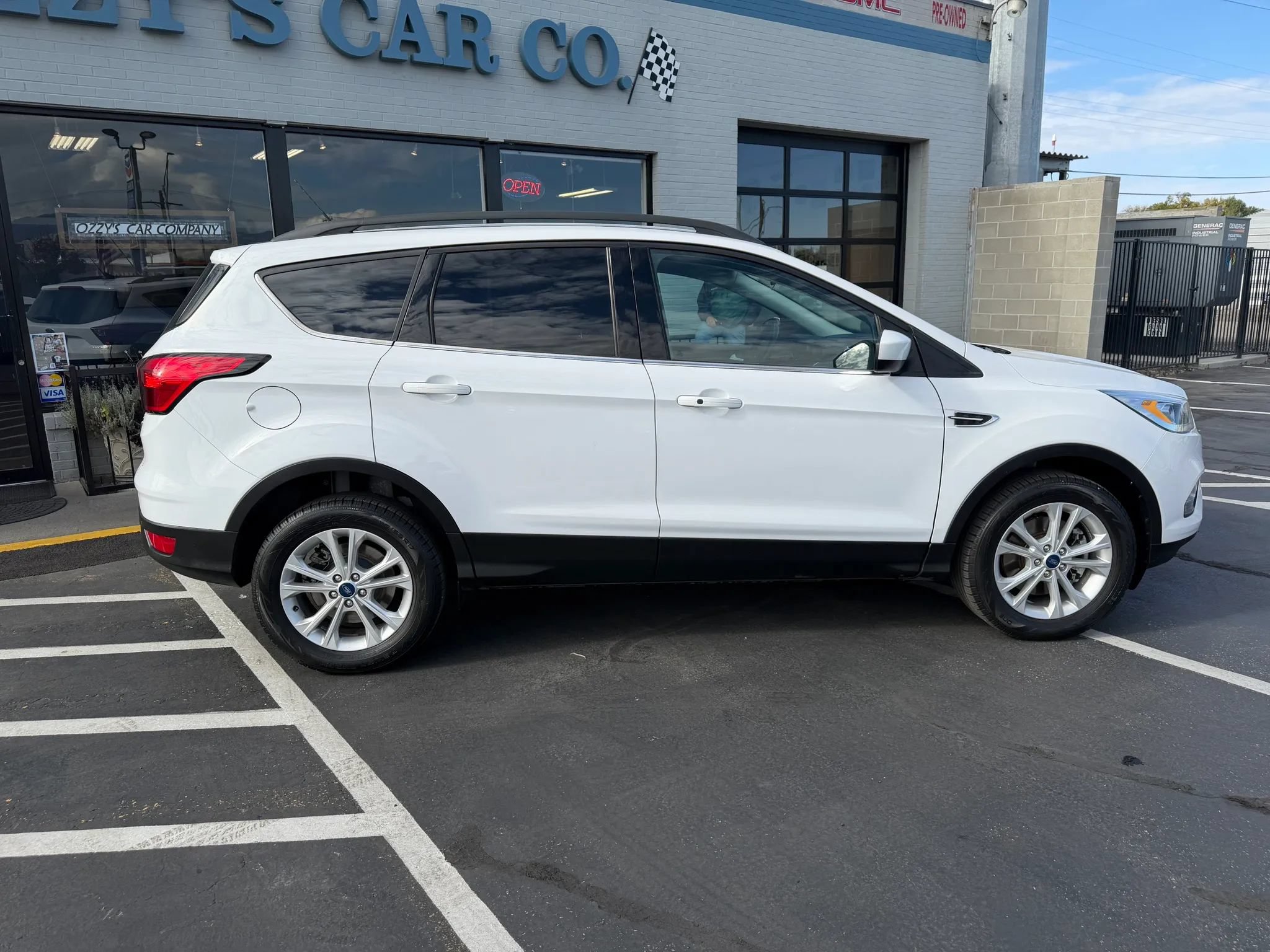 Used 2019 Ford Escape SEL AWD/4WD image 9