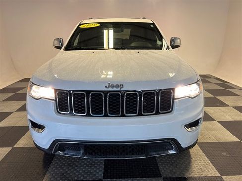 Used 2019 Jeep Grand Cherokee Limited image 2