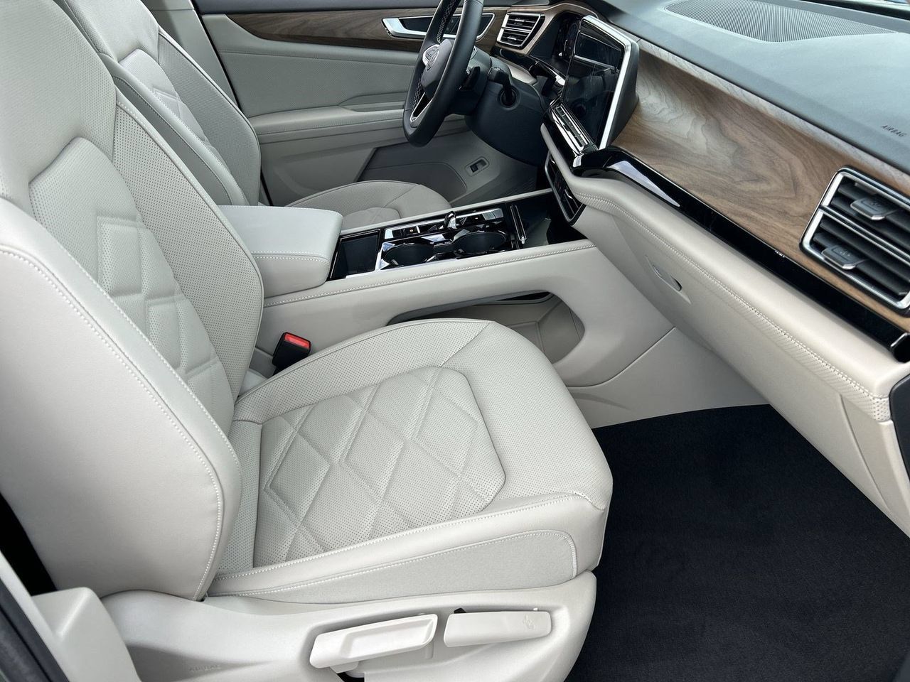 New 2026 Volkswagen Atlas SE AWD/4WD image 8