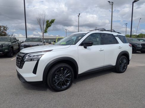 New 2026 Nissan Pathfinder SL FWD image 8