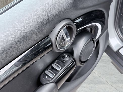 Used 2019 MINI Cooper S image 19