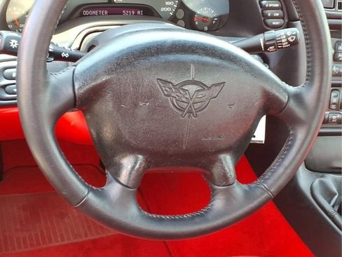Used 2004 Chevrolet Corvette Convertible w/ Preferred Equipment Group RWD image 8