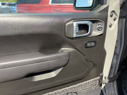 Used 2022 Jeep Gladiator Mojave w/ Auxiliary Switch Group AWD/4WD image 18