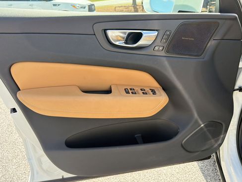 Used 2023 Volvo XC60 B5 Ultimate w/ Climate Package image 21