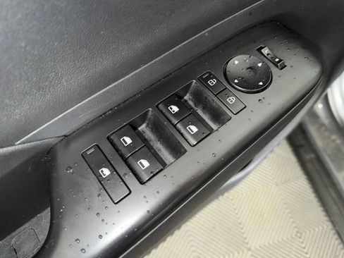 Used 2025 Hyundai Kona SE image 27