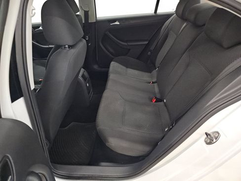 Used 2014 Volkswagen Jetta S image 9