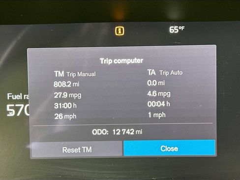 Used 2025 Volvo S60 B5 Core image 12