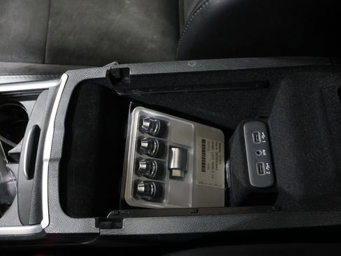 Used 2023 Dodge Charger R/T w/ Plus Group image 33