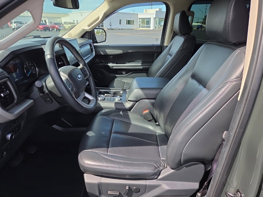 Used 2022 Ford Expedition Max XLT AWD/4WD image 9