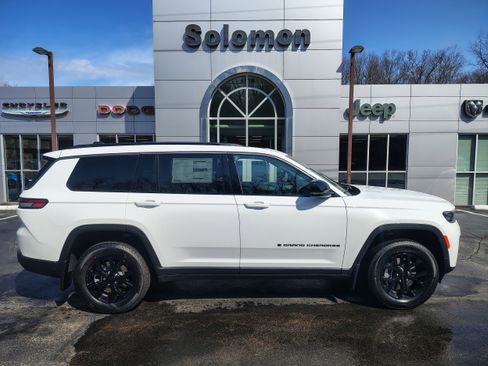 New 2026 Jeep Grand Cherokee L 4WD image 1