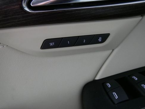 Used 2023 Buick Envision Avenir image 17