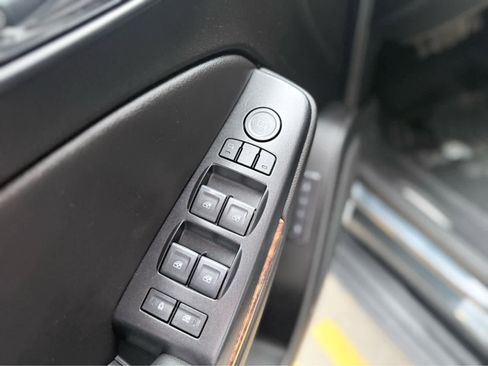 Used 2020 Chevrolet Tahoe Premier image 12