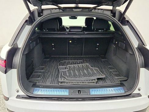 Used 2025 Land Rover Range Rover Velar S AWD/4WD image 21
