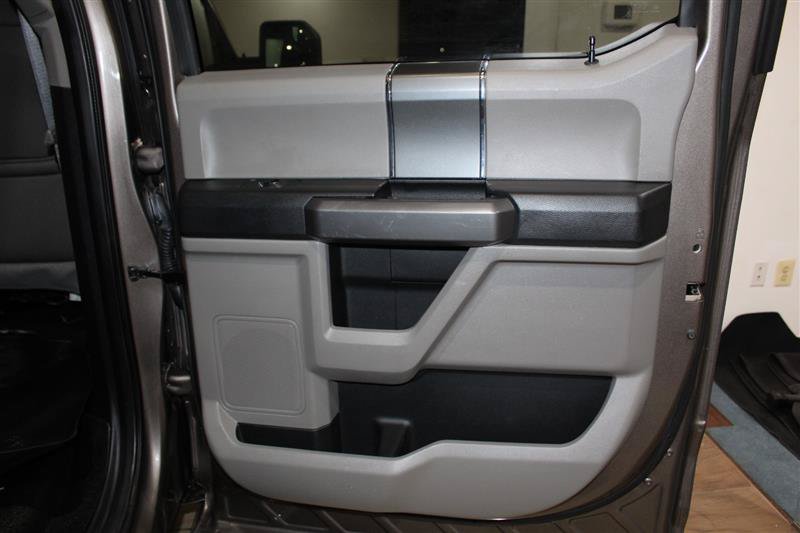 Used 2019 Ford F150 XLT w/ Equipment Group 302A Luxury AWD/4WD image 33