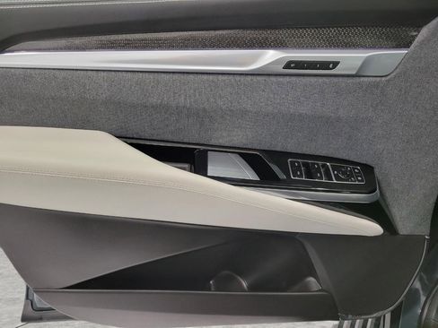 Certified 2025 Cadillac Escalade V w/ LPO, Floor Liner Package AWD/4WD image 32