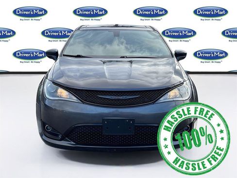 Used 2019 Chrysler Pacifica Touring Plus w/ S Appearance Package image 2