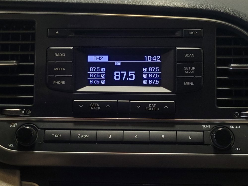 Used 2018 Hyundai Elantra SE FWD image 25