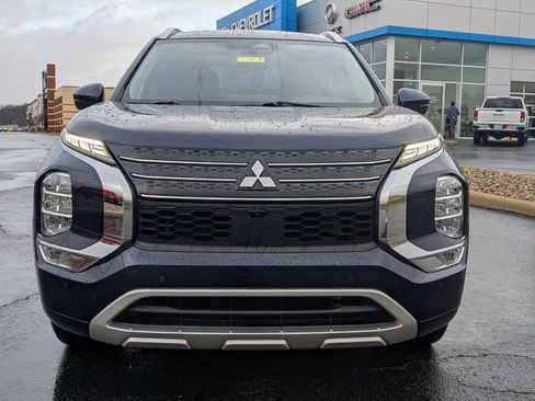 Used 2022 Mitsubishi Outlander SEL image 2