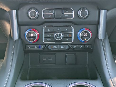 Used 2023 GMC Yukon SLT image 18