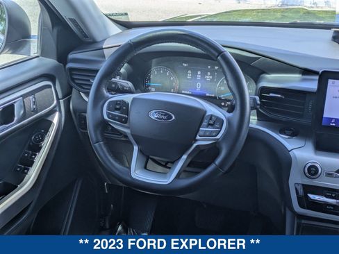 Certified 2023 Ford Explorer XLT RWD image 19