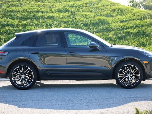 Certified 2026 Porsche Macan Turbo AWD/4WD image 27
