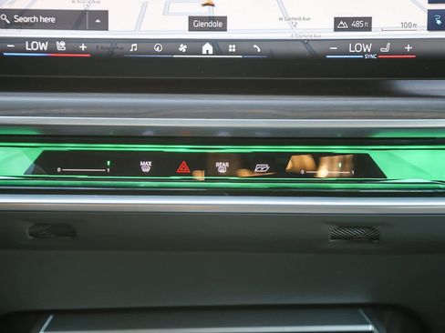 Used 2025 BMW i7 M70 image 10