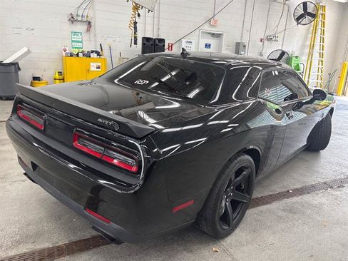 Used 2020 Dodge Challenger SRT Hellcat w/ Plus Package RWD image 8