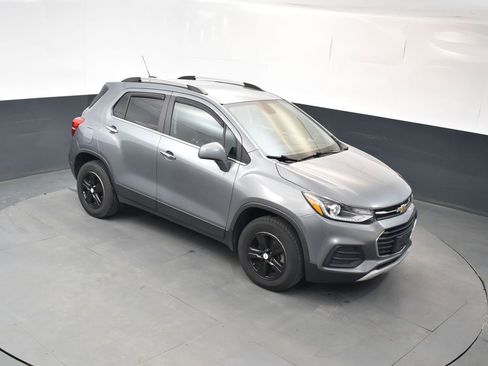 Used 2019 Chevrolet Trax LT w/ LT Convenience Package image 27