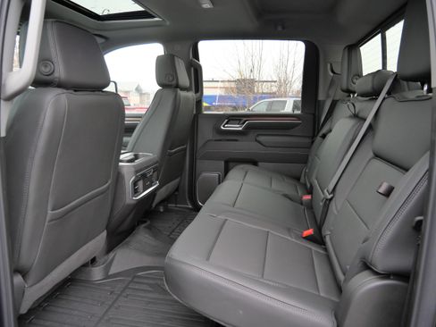 New 2026 GMC Sierra 3500 Denali w/ Denali Reserve Package image 4