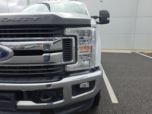 Used 2019 Ford F250 XLT w/ XLT Value Package AWD/4WD image 9