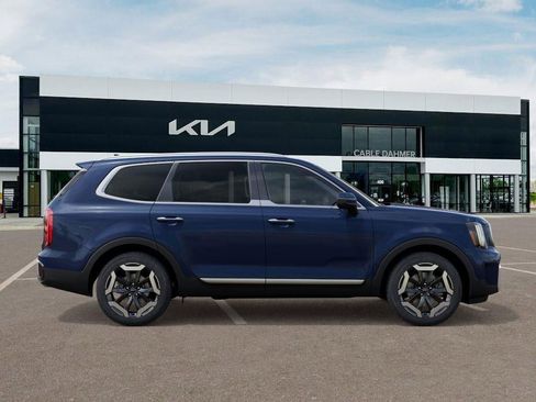 New 2025 Kia Telluride S FWD image 7