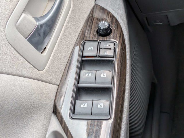Used 2017 Toyota Sienna XLE Premium FWD image 28