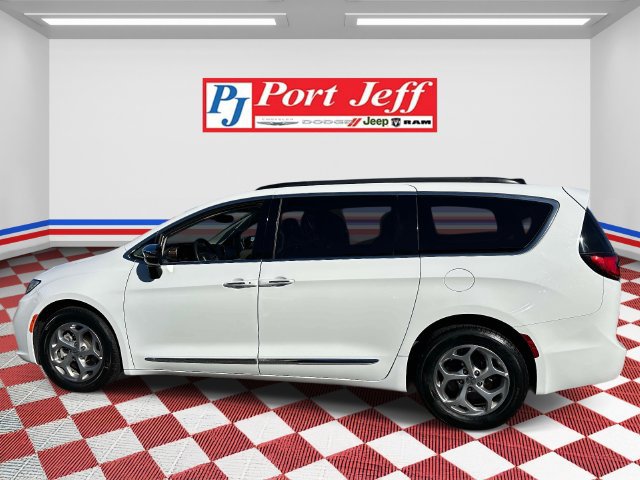 Used 2023 Chrysler Pacifica Limited FWD image 6