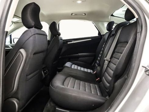 Used 2015 Ford Fusion SE image 28