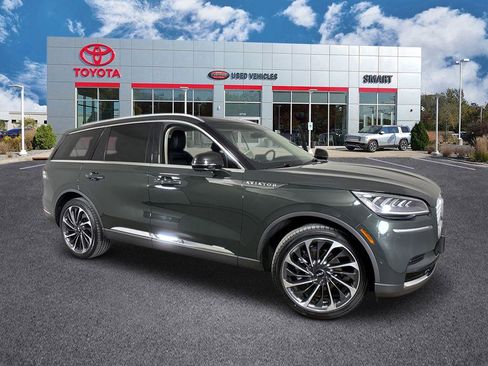 Used 2023 Lincoln Aviator Reserve w/ Equipment Group 201A image 1