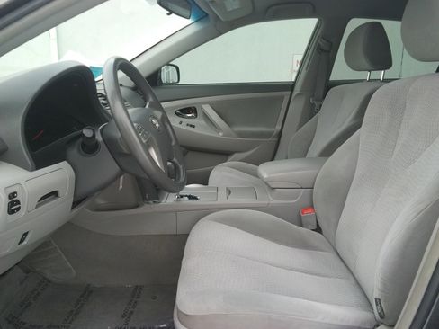 Used 2011 Toyota Camry image 11